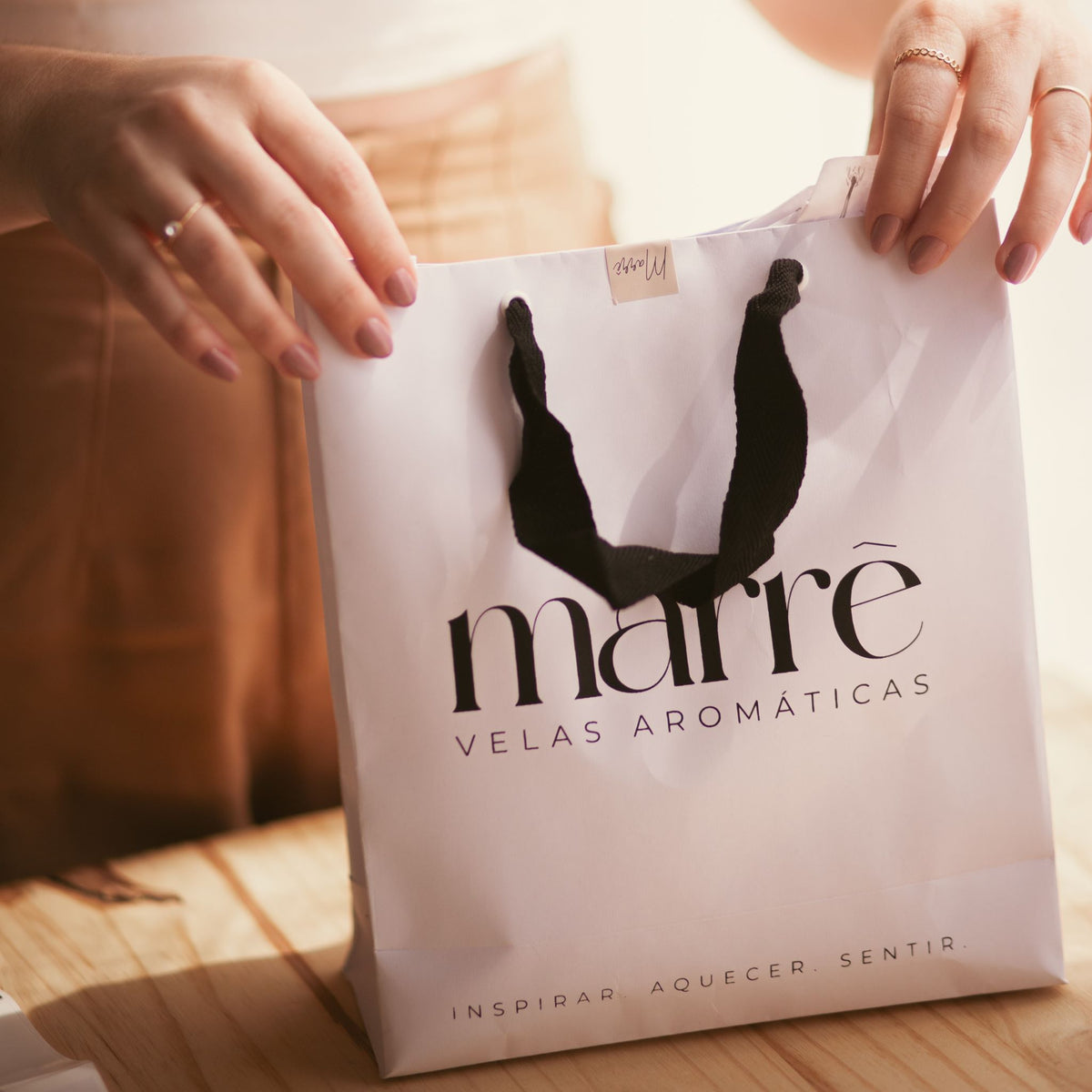 Sacola para Presente Branca Marrê